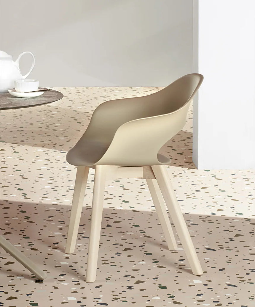 Scaun Natural Lady B - design cald din lemn și plastic