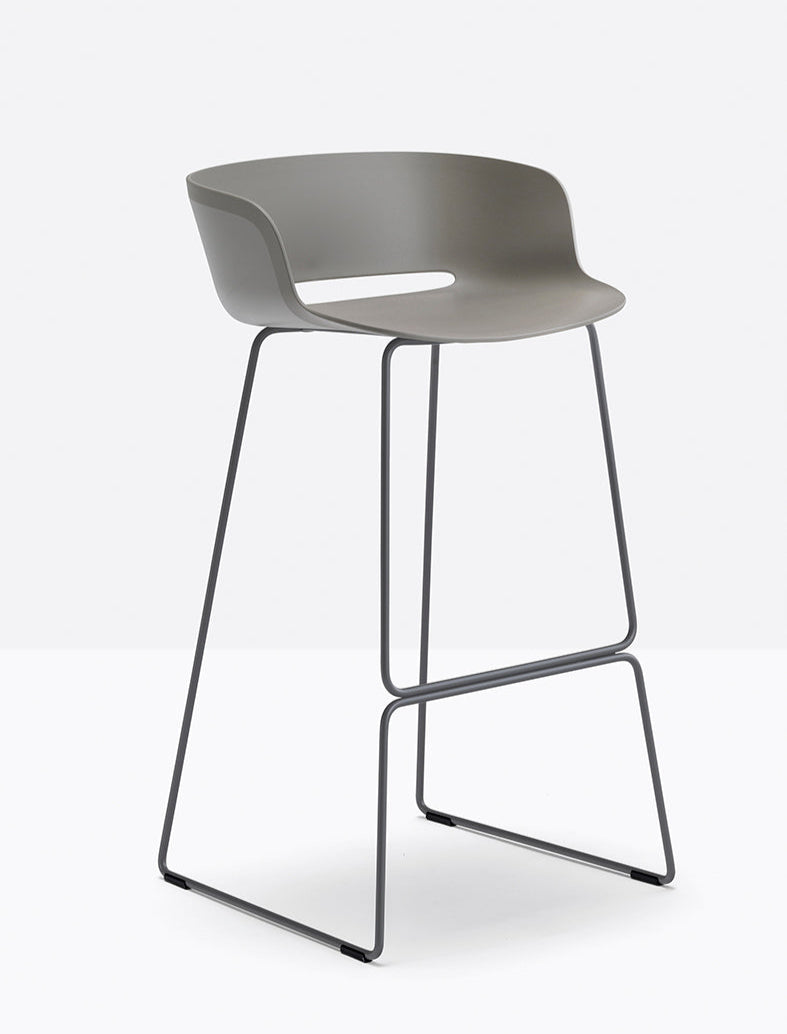 Pedrali Babila 2747 – scaun bar, confort profesional și design modern