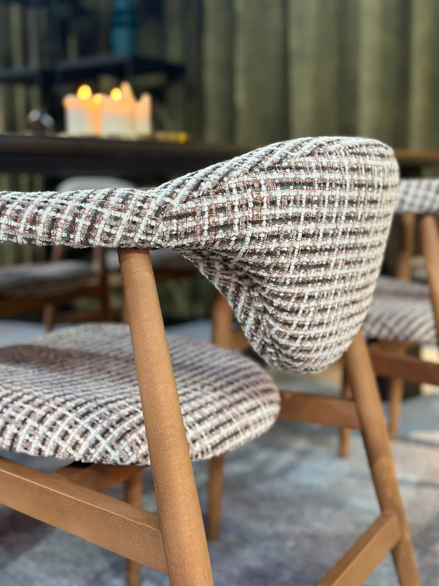 Scaun Milo, disponibil în culori la alegere