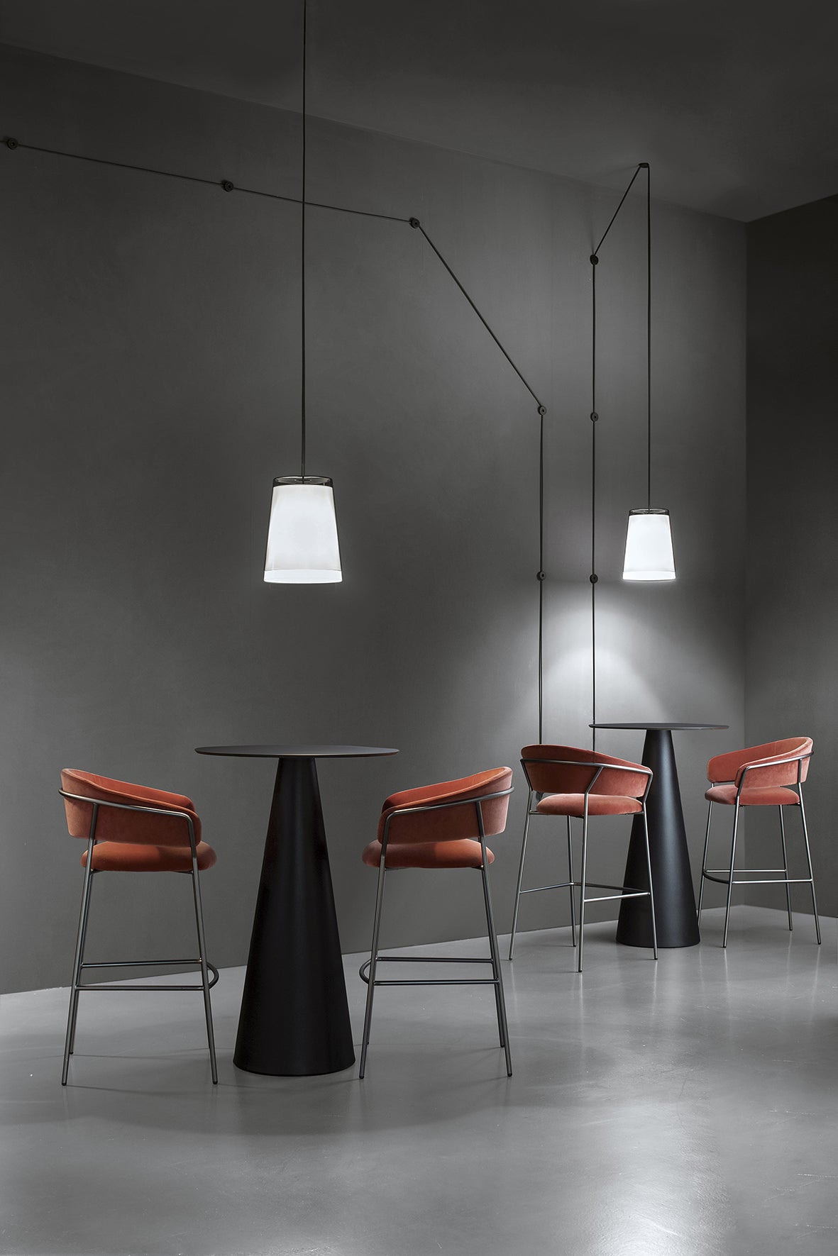 Pedrali Ikon 867 – picior de masă de bar, în culori la alegere