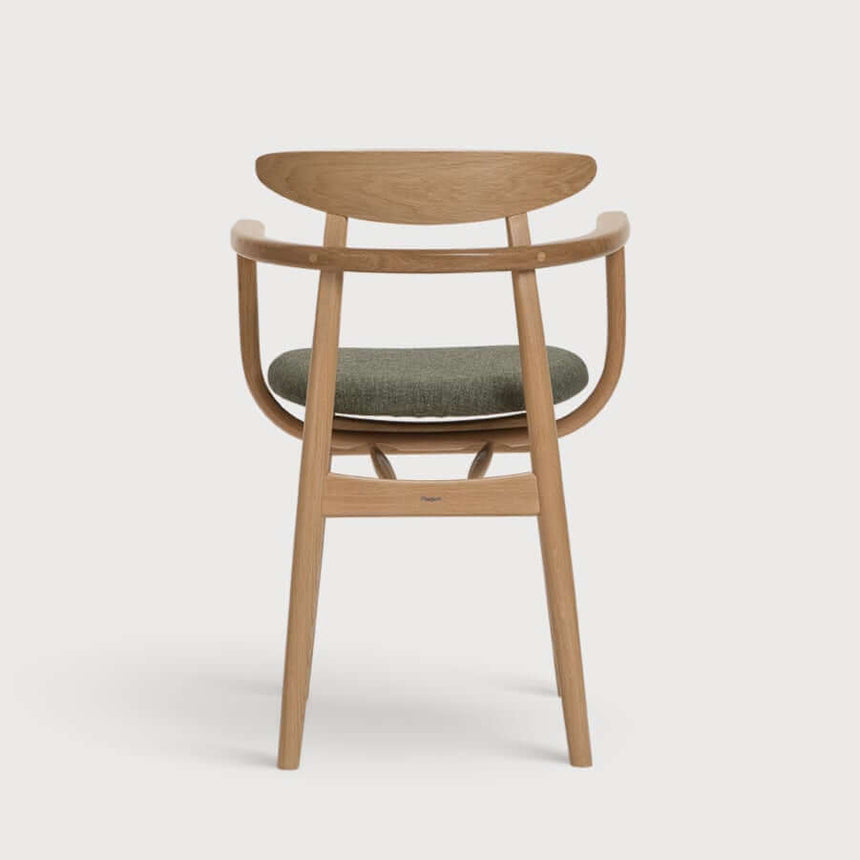 Paged Yesterday B-4101 scaun tapitatMobCenter