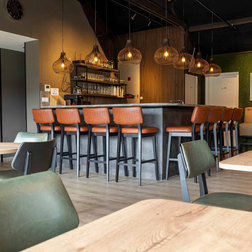 Scaun de bar Patrick – tapițat, cadru din fag