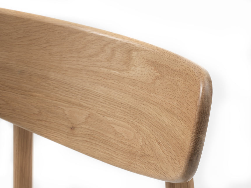 Scaun de dining ELIM, tapițerie bouclé alb unt, cu cadru din stejarMobCenter