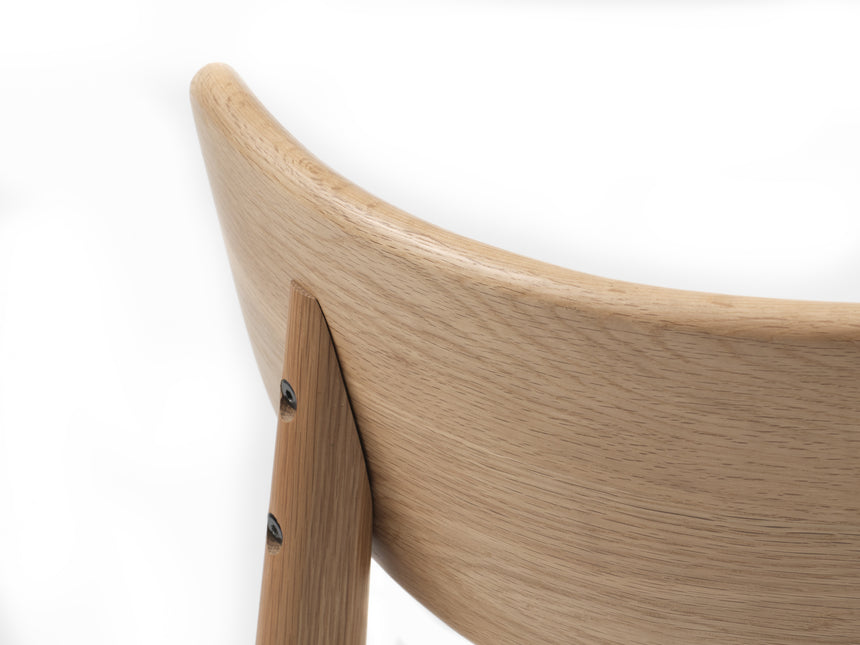 Scaun de dining ELIM, tapițerie bouclé gri mediu, cu cadru din stejarMobCenter