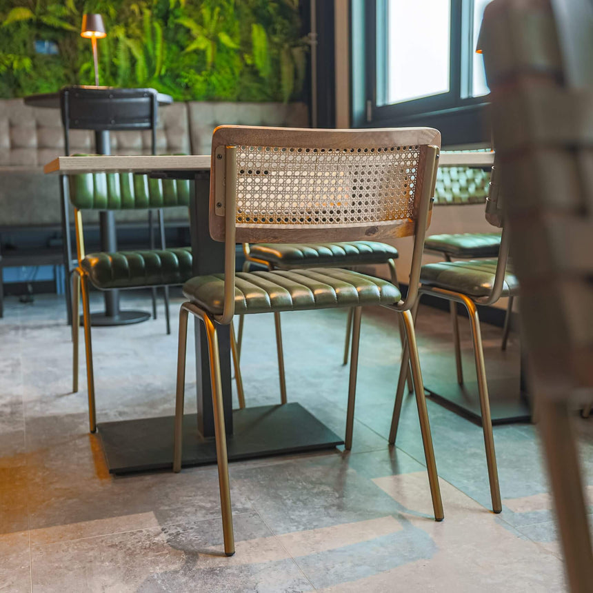 Scaun de dining Jens, în culoare verdeMobCenter