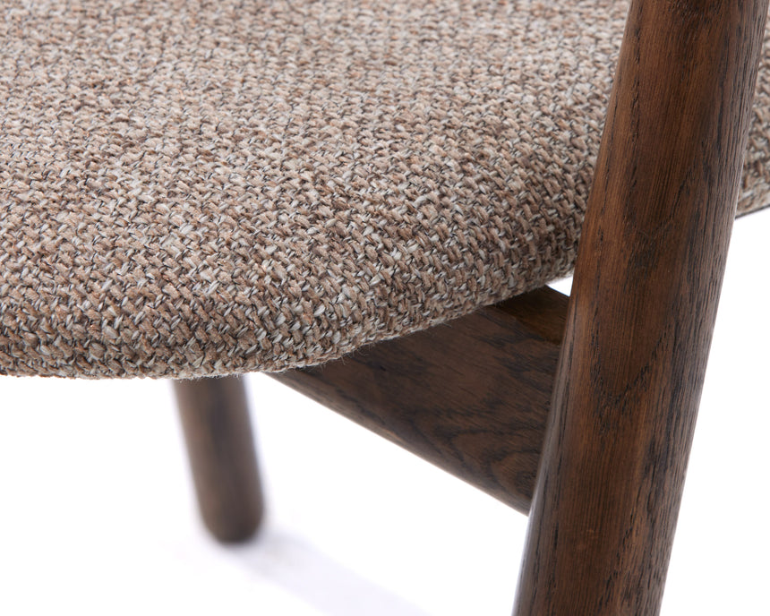 Scaun de dining RELATE, cu cadru din stejar smoked și tapițerie latteMobCenter