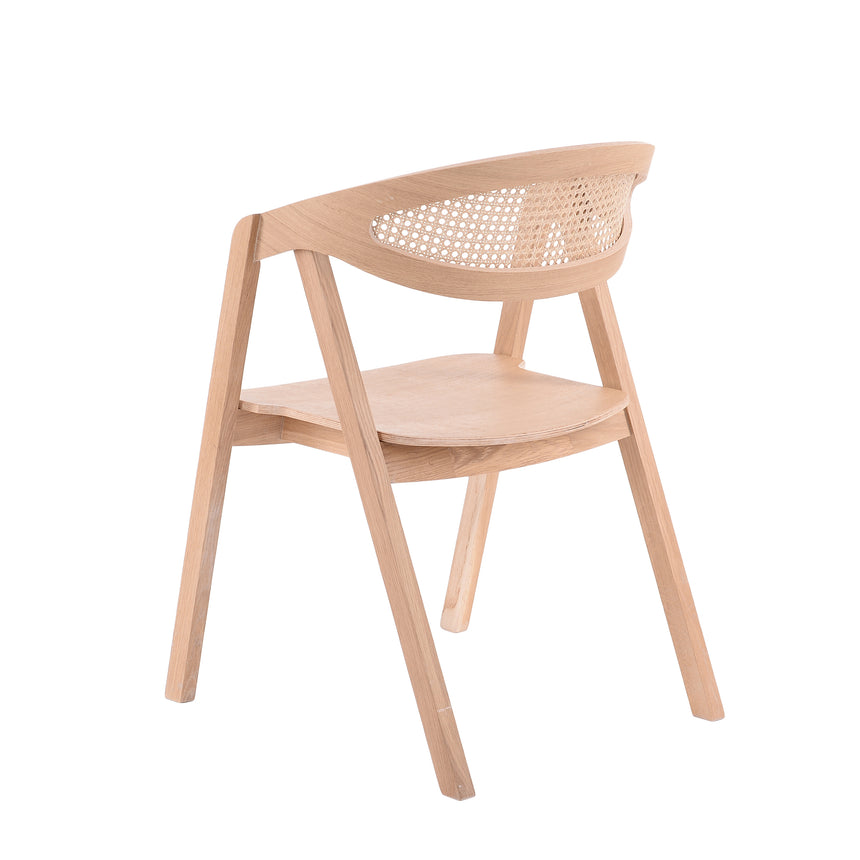 Scaun de restaurant Guru C – disponibil în culori la alegereMobCenter