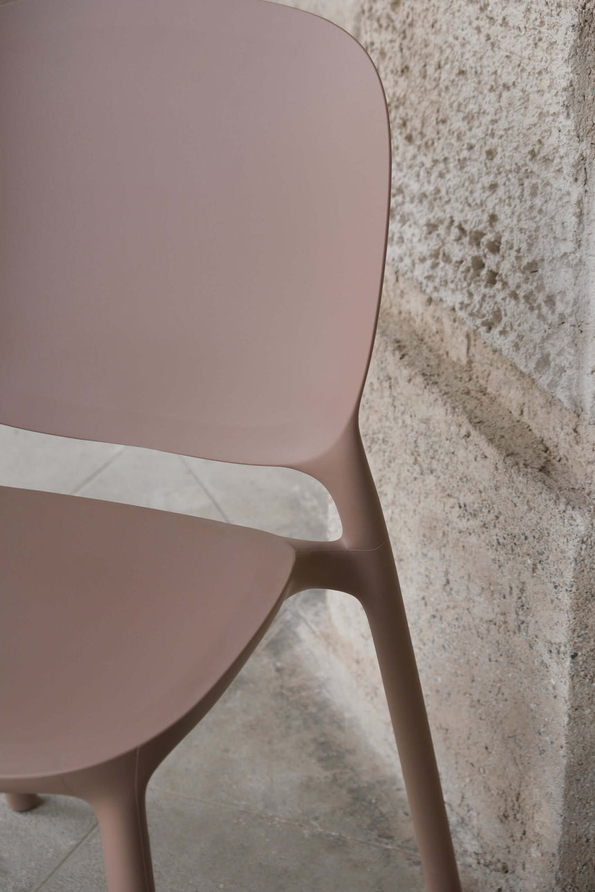 Scaun exterior Hug I. – culori variateMobCenter