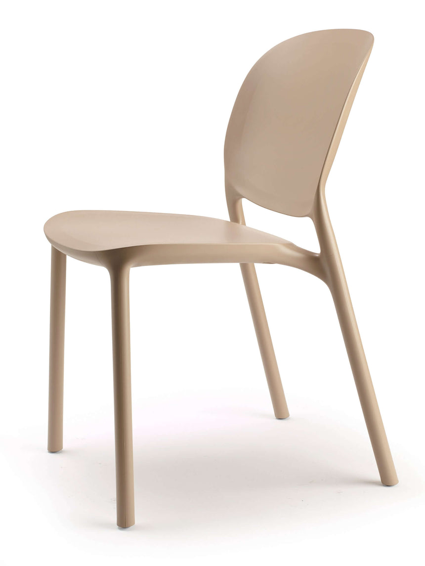 Scaun exterior Hug I. – culori variateMobCenter