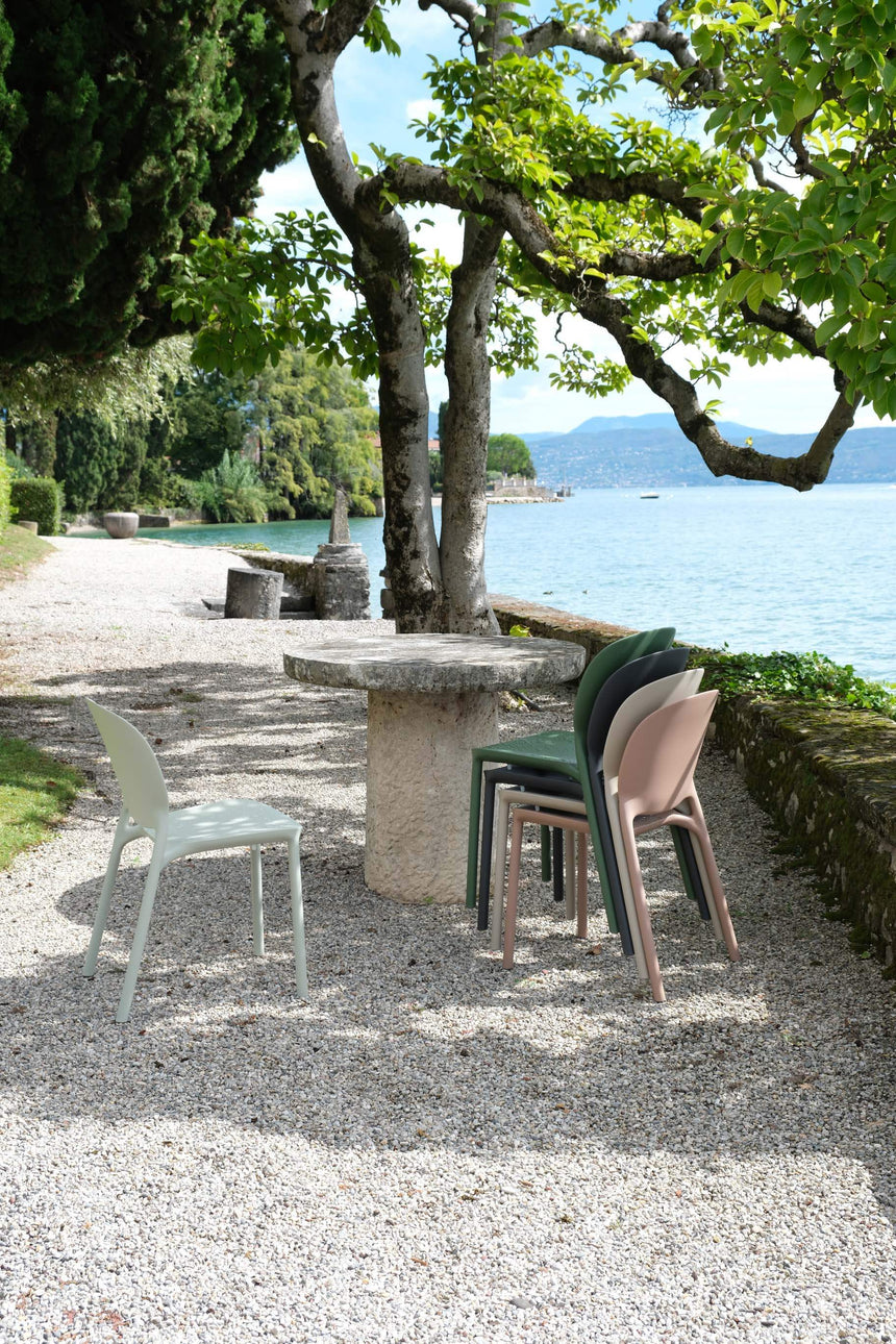 Scaun exterior Hug I. – culori variateMobCenter