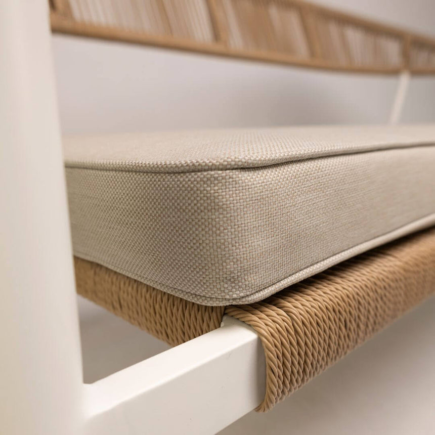 Set lounge de exterior Jonah pentru 4 persoane – alb și naturMobCenter