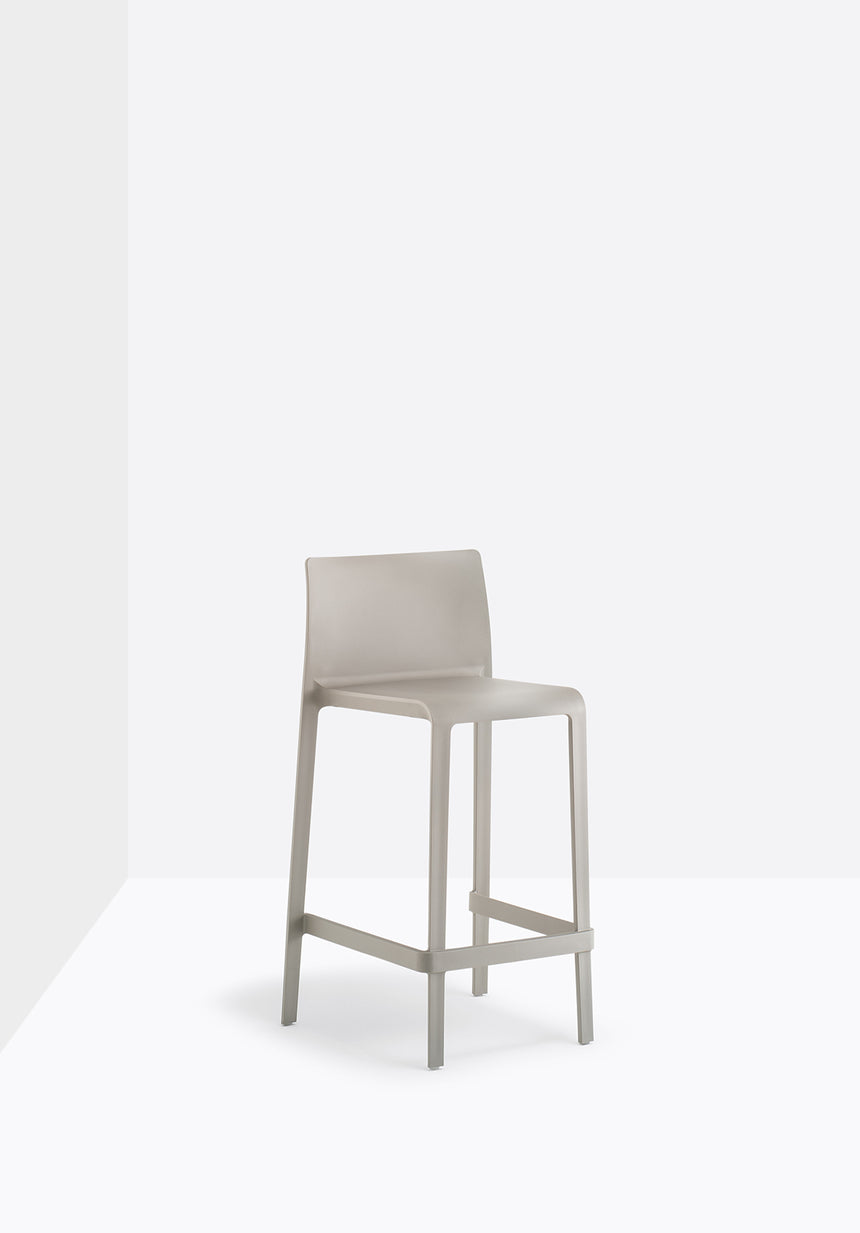 Pedrali Volt 677,678 – scaun bar, confort profesional și design modern