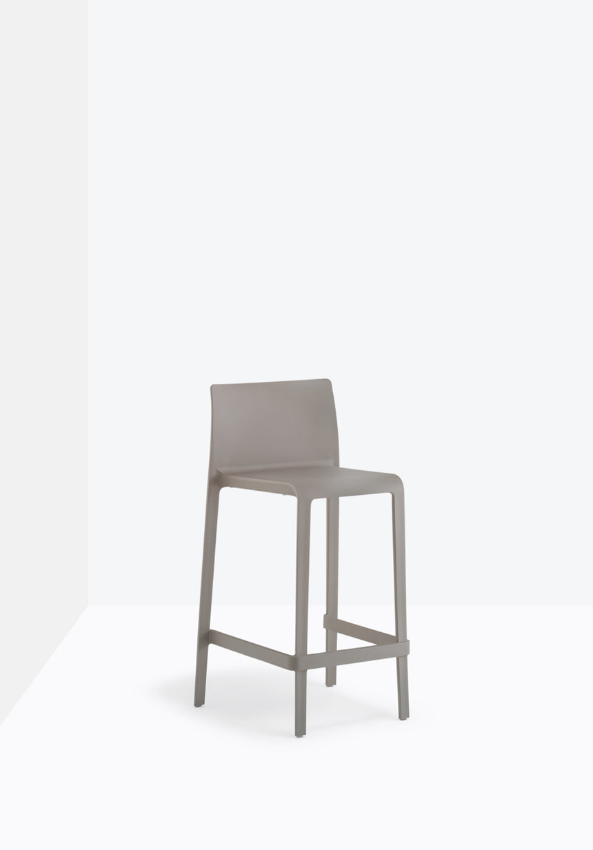 Pedrali Volt 677,678 – scaun bar, confort profesional și design modern