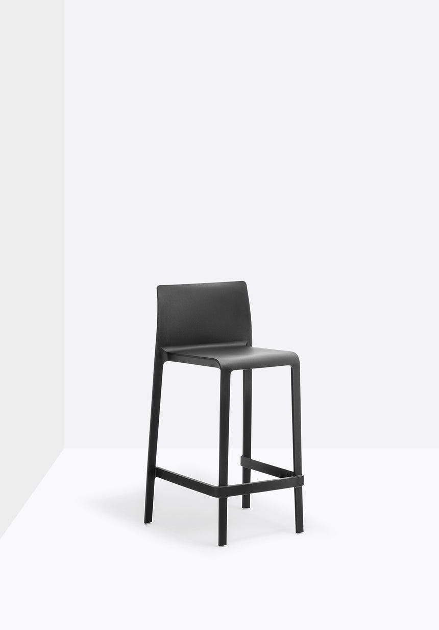 Pedrali Volt 677,678 – scaun bar, confort profesional și design modern