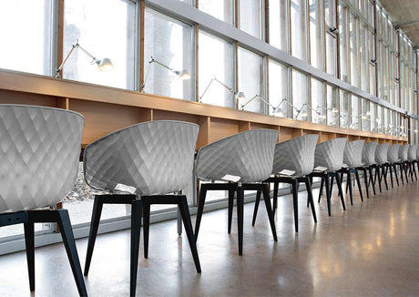 Uni-ka 599 – scaun profesional HoReCa, disponibil în culori variate