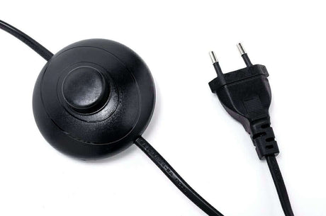 Lampă de podea Holmes aurie cu abajur negru - metalMobCenter