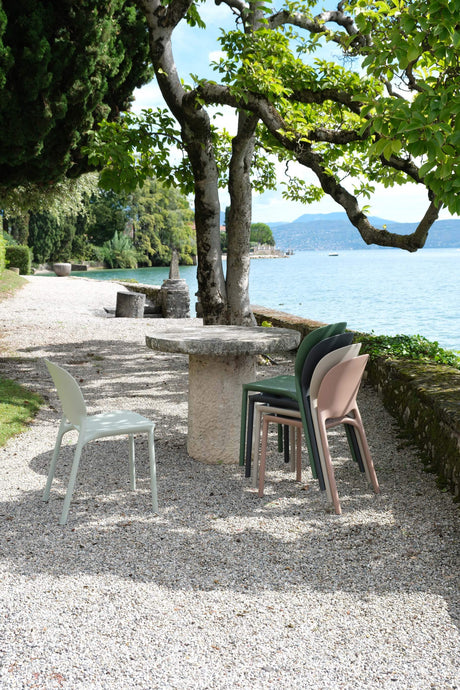 Scaun exterior Hug I. – culori variateMobCenter