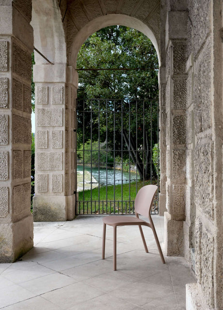 Scaun exterior Hug I. – culori variateMobCenter