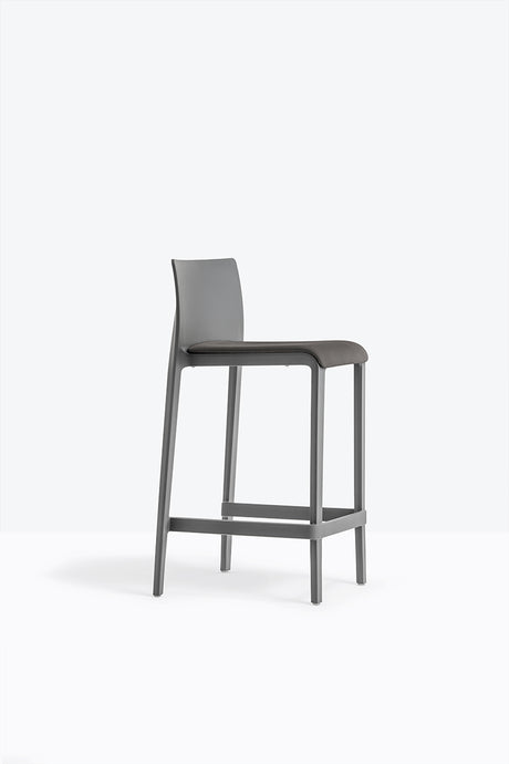 Pedrali Volt 677,678 – scaun bar, confort profesional și design modern