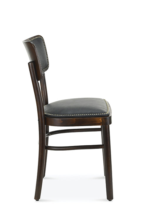 Scaun Fameg Novo A-9610/6 tapițat cu nituri decorative