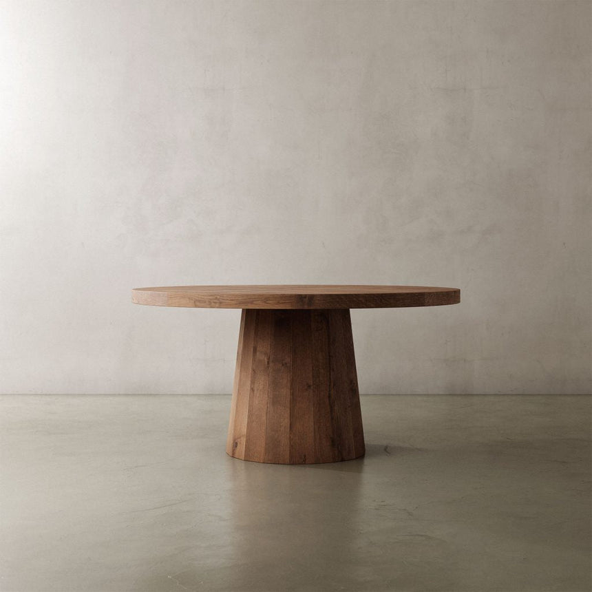 Masă rotundă Kori – stejar masiv, 152/170 cm