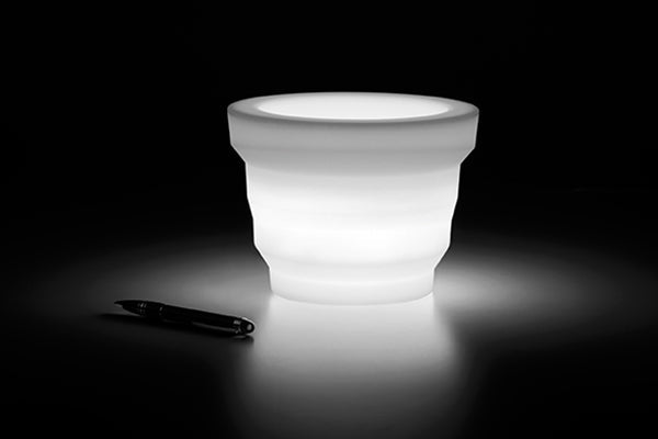 Jardinieră Rebelot – cinci dimensiuni, luminoasă