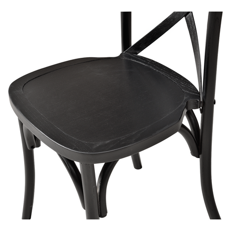 Scaune cross-back negre stivuite la depozitare