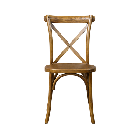 Detaliu al șezutului din lemn cu finisaj rustic închis