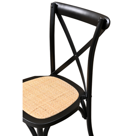 Scaun cross-back negru, văzut din lateral