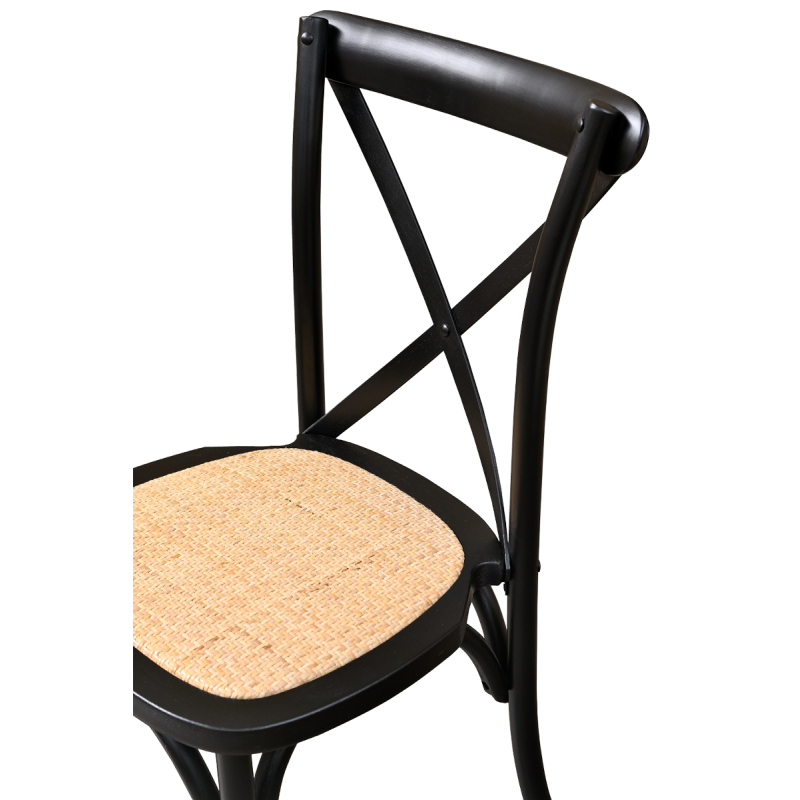 Scaun cross-back negru, văzut din lateral