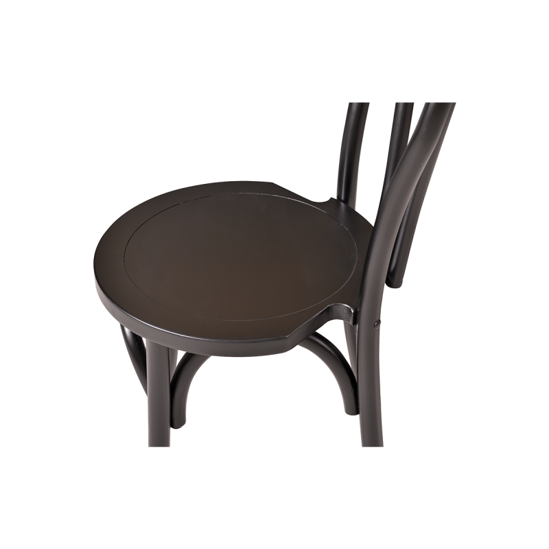 Scaune Monet Wood negre la o masă de nuntă aranjată